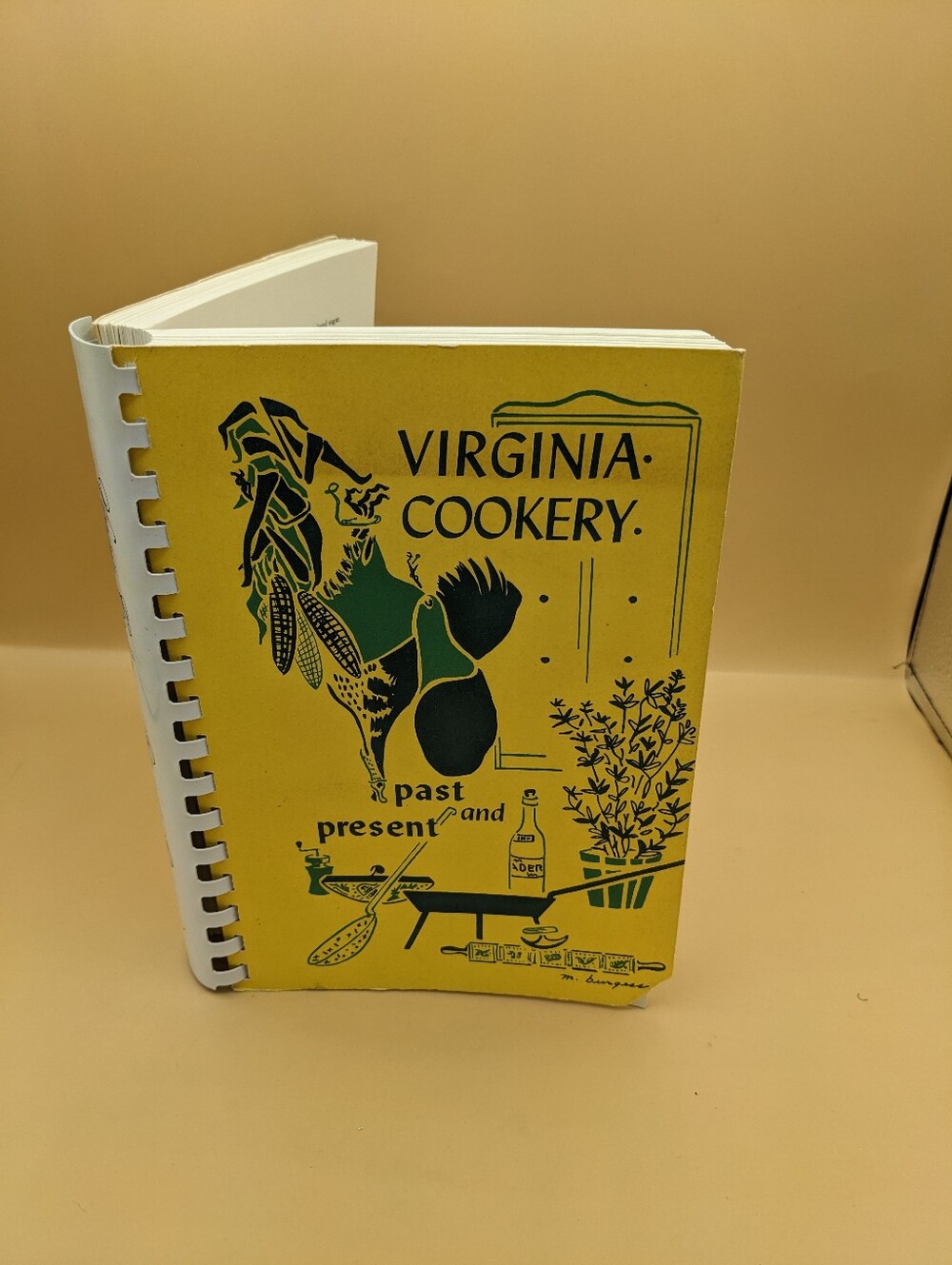 Cookbook :  Virginia Cookery Past and Present Spiral Bound 1982 Community 450 pg